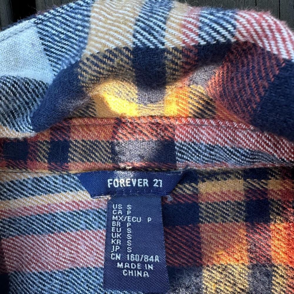 Cropped Flannel - Picture 4 of 4